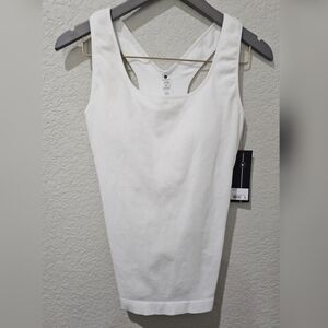 NWT Velocity Seamless White Ribbed Tank Top With Built In Bra